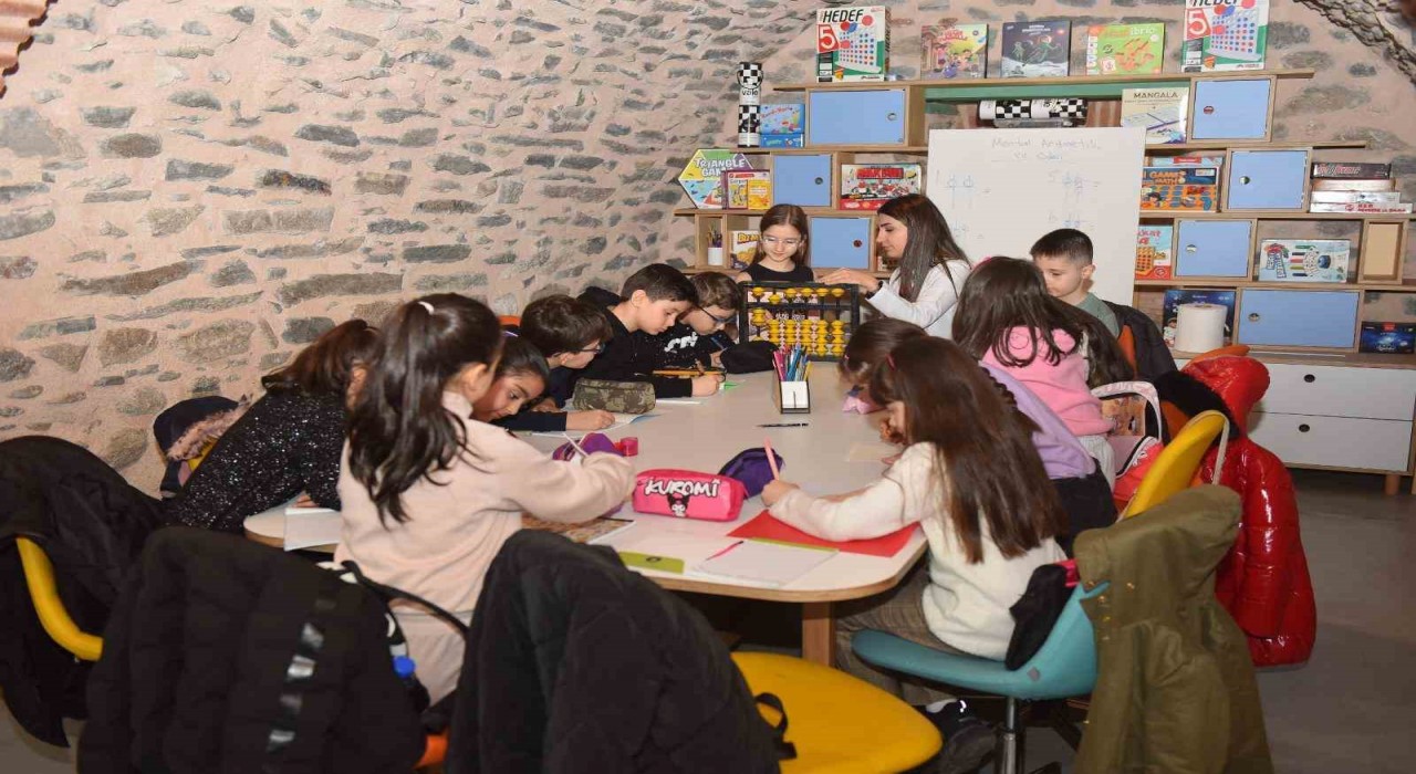 Molla Yegânda ders zili çaldı