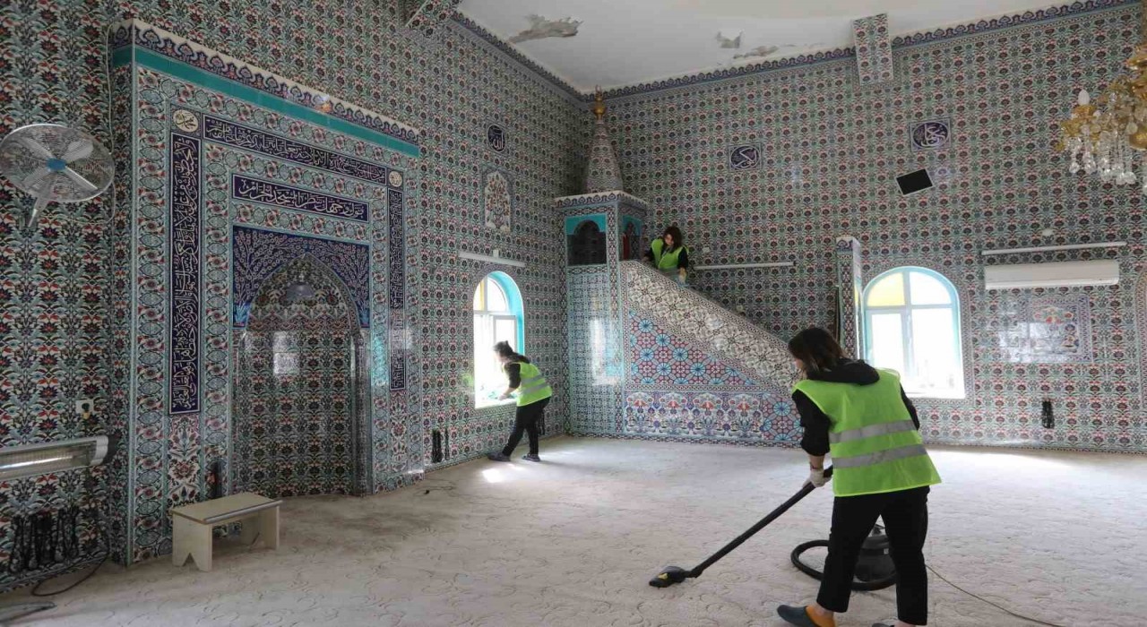Muğla Büyükşehir Belediyesinden camilerde bayram temizliği