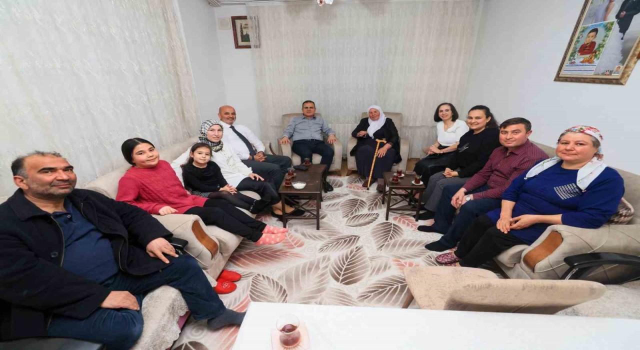 Muğla Valisi Akbıyık Şehit Piyade Er Osman Karanın ailesine iftarda konuk oldu