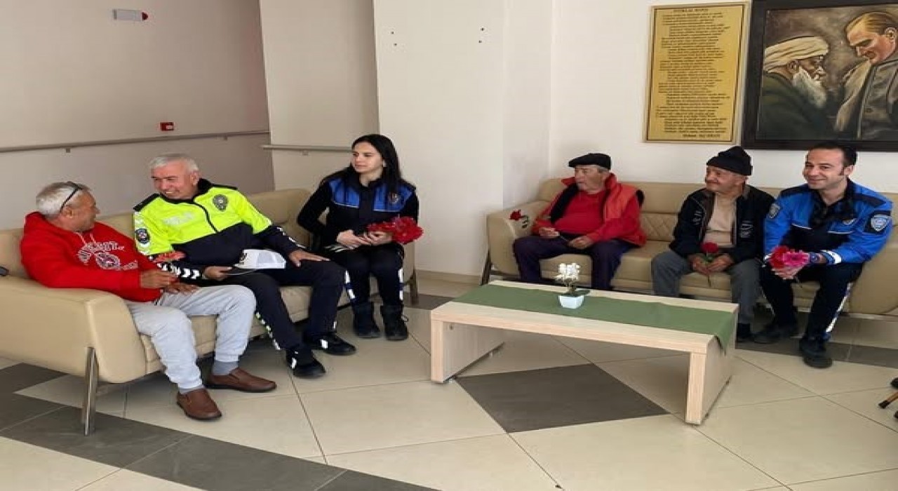 Muğlada huzurevi sakinlerine trafik ve güvenlik eğitimi