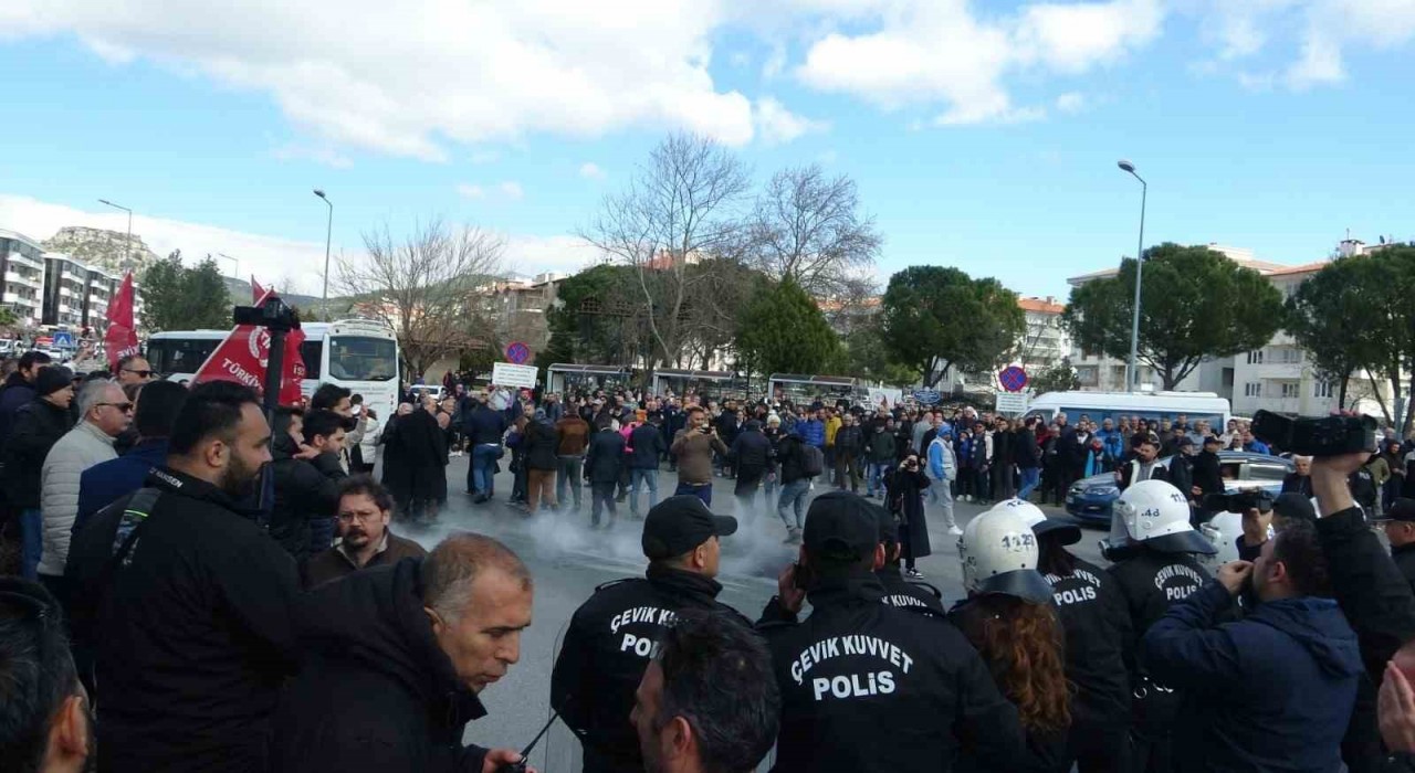 Muğlada İmamoğlu protestosuna biber gazlı müdahale