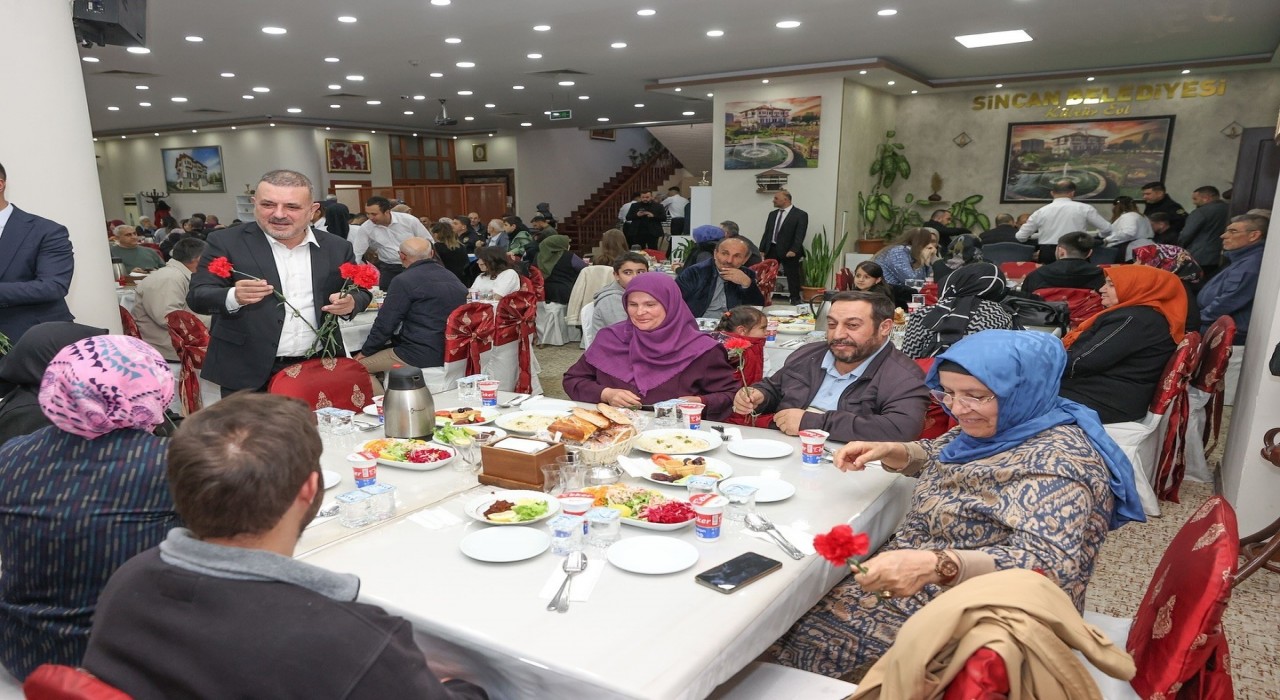 Murat Ercan, şehit aileleri ve gazilerle iftar sofrasında bir araya geldi