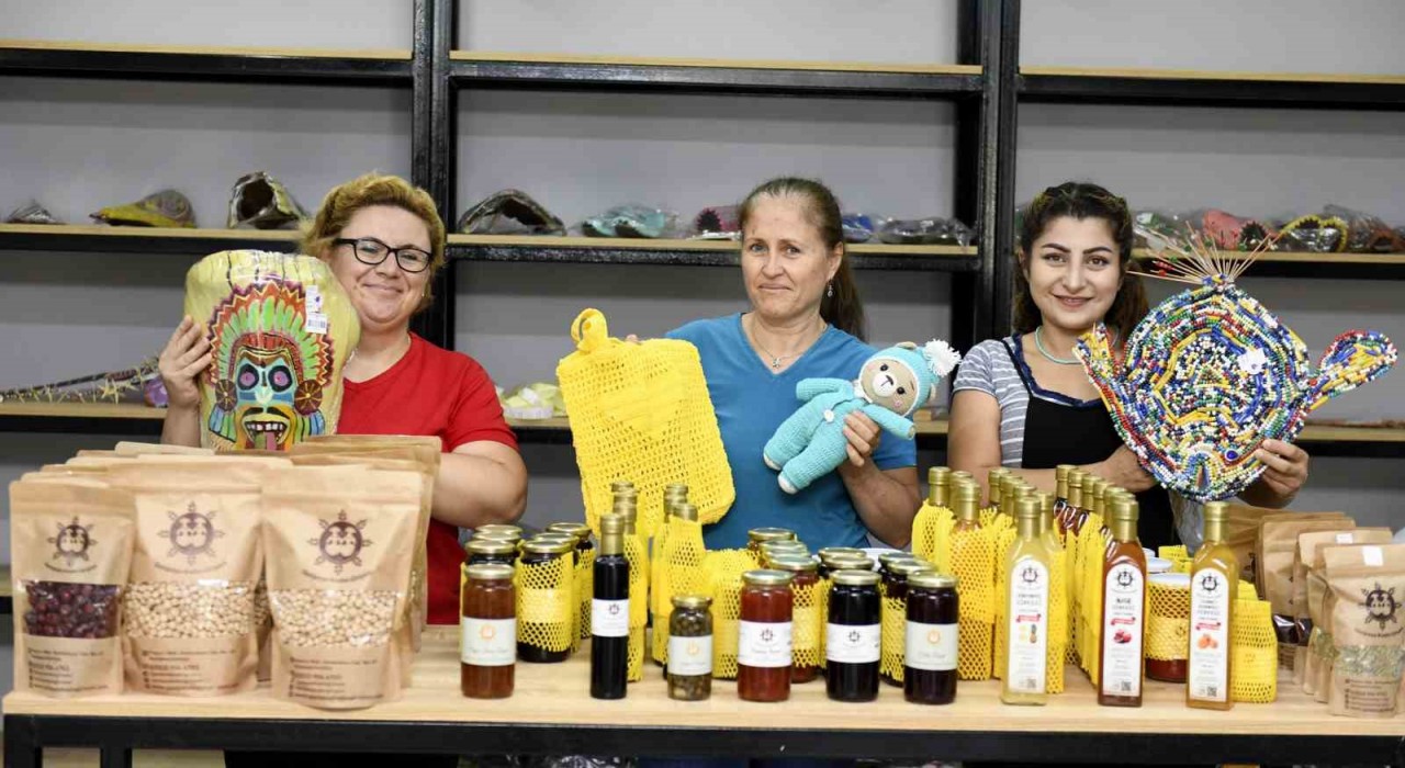 Muratpaşa Belediyesinden kadın emeğine destek