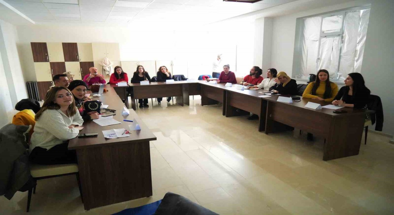 Muşta doğaseverlere ilk yardım eğitimi verildi