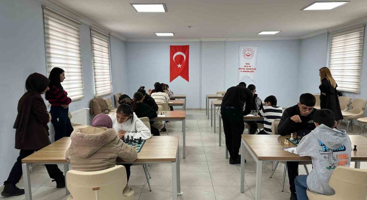 Muşta koruma altındaki çocuklar için satranç turnuvası düzenlendi