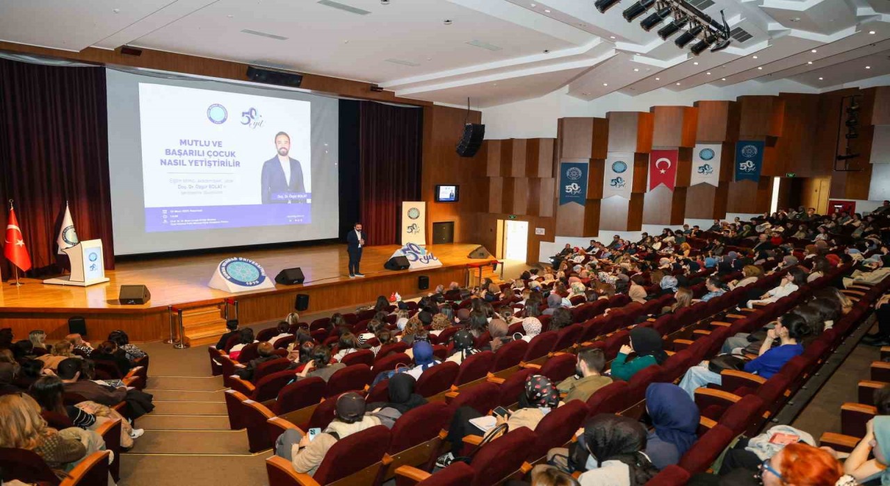 Mutlu ve başarılı çocuk yetiştirmenin formülü BUÜde konuşuldu