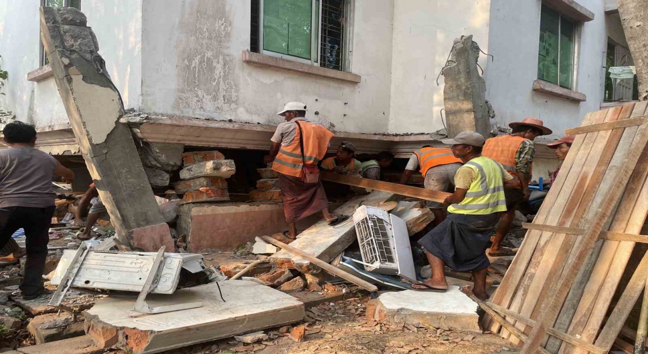 Myanmardaki depremde can kaybı 30a yükseldi