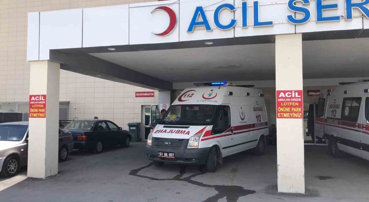 Niğdede 3. kattan düşen kadın ağır yaralandı