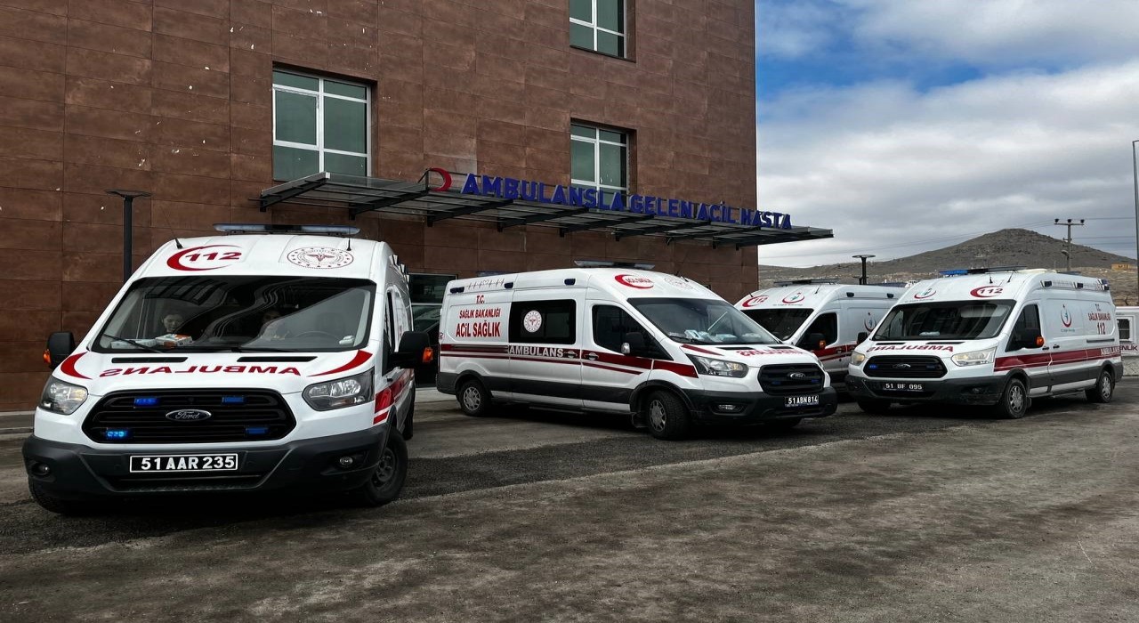 Niğdede hasta tarafından bıçaklı saldırıya uğrayan doktor yaralandı