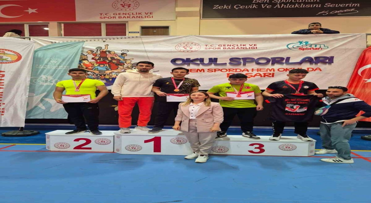 Niğdeli sporcu bilek güreşinde Türkiye Şampiyonasında yarışacak