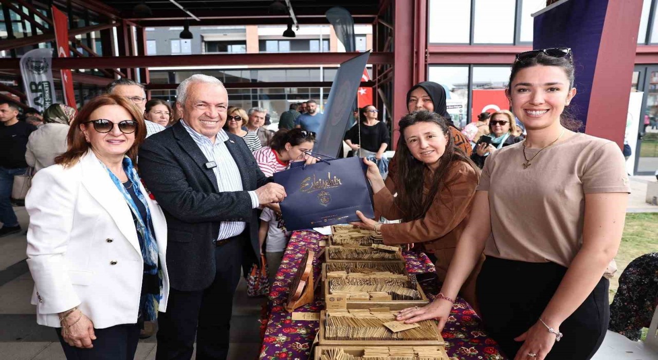 Nilüfer Tohum Takas Şenliğinde yerel tohumlar paylaşıldı