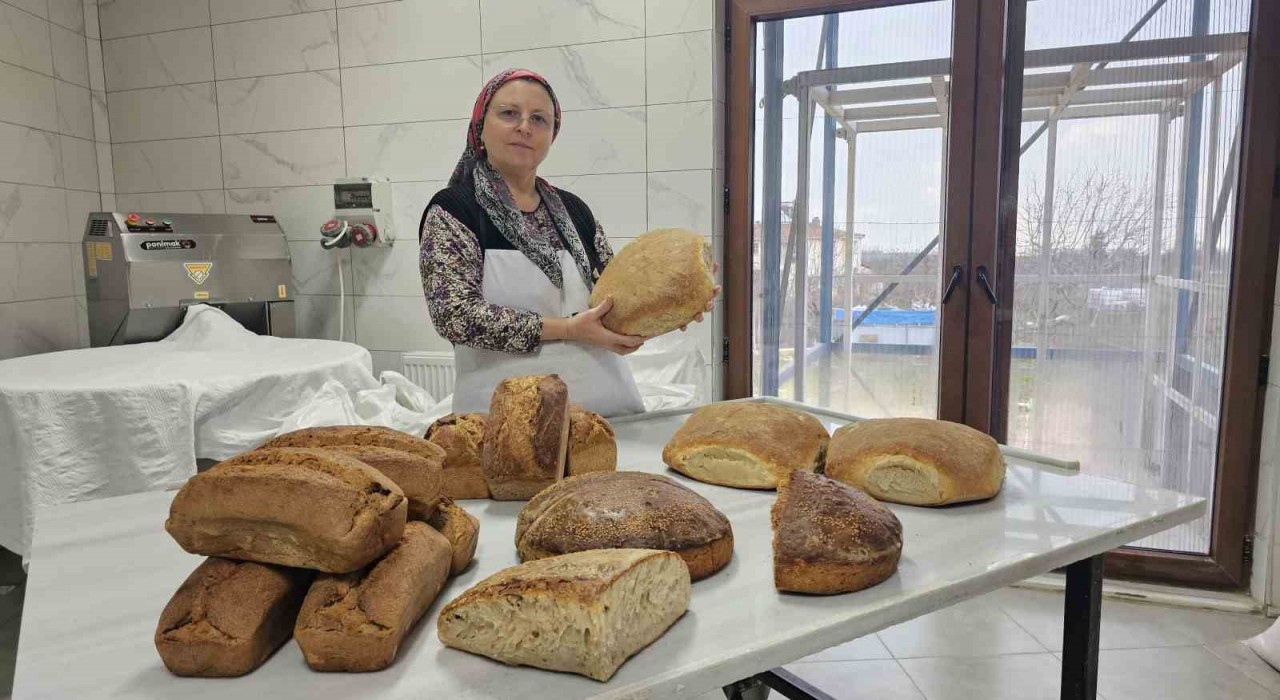 Odun ateşinde kadın eli