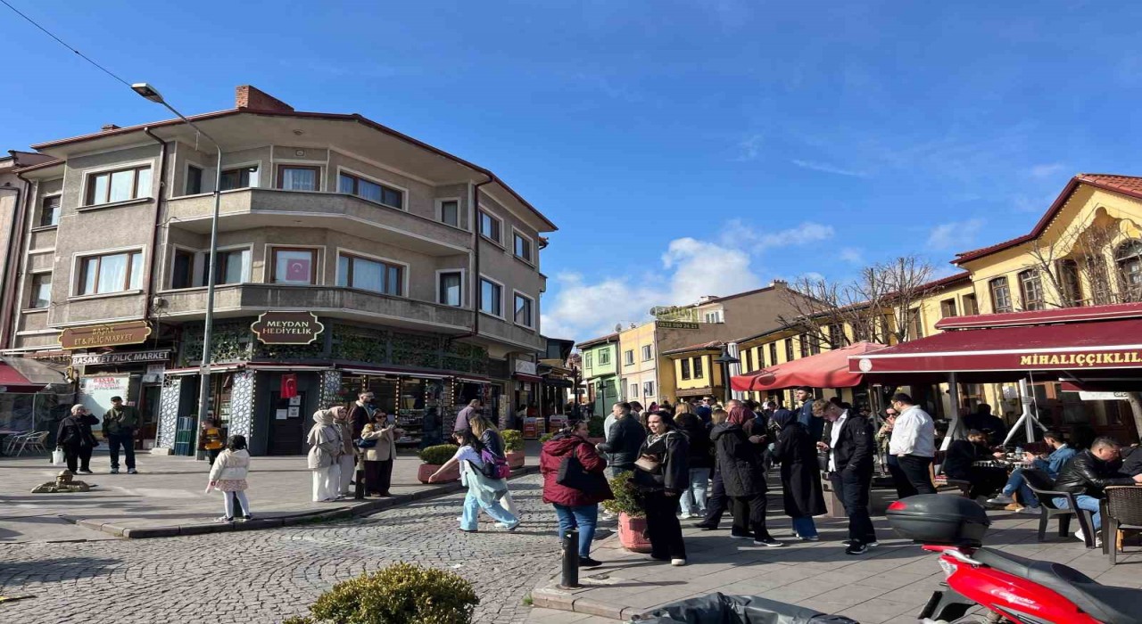 Odunpazarında bayramın ikinci gününde de turist yoğunluğu devam ediyor
