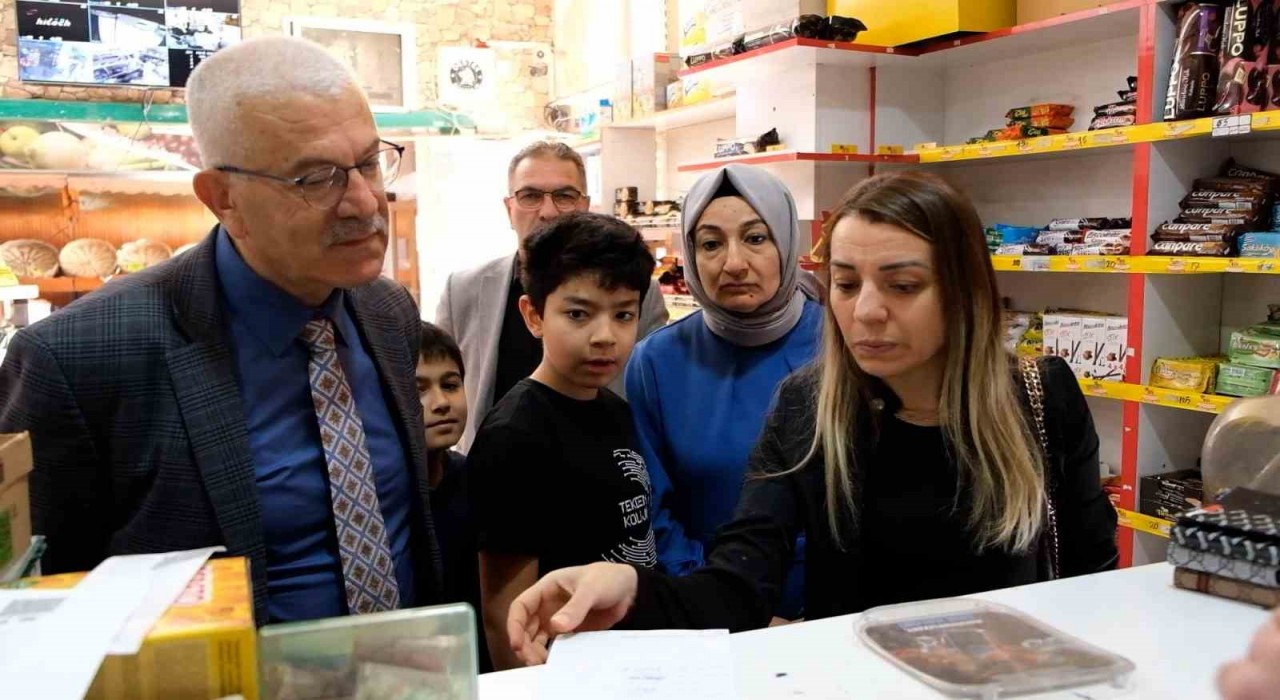 Öğrenciler zimem geleneğini sürdürdü, 102 bin TLlik borçları kapattı