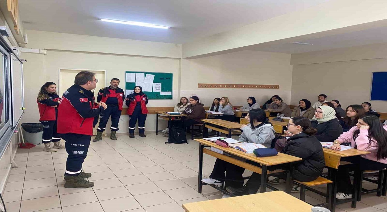 Öğrencilere afet farkındalık eğitimi
