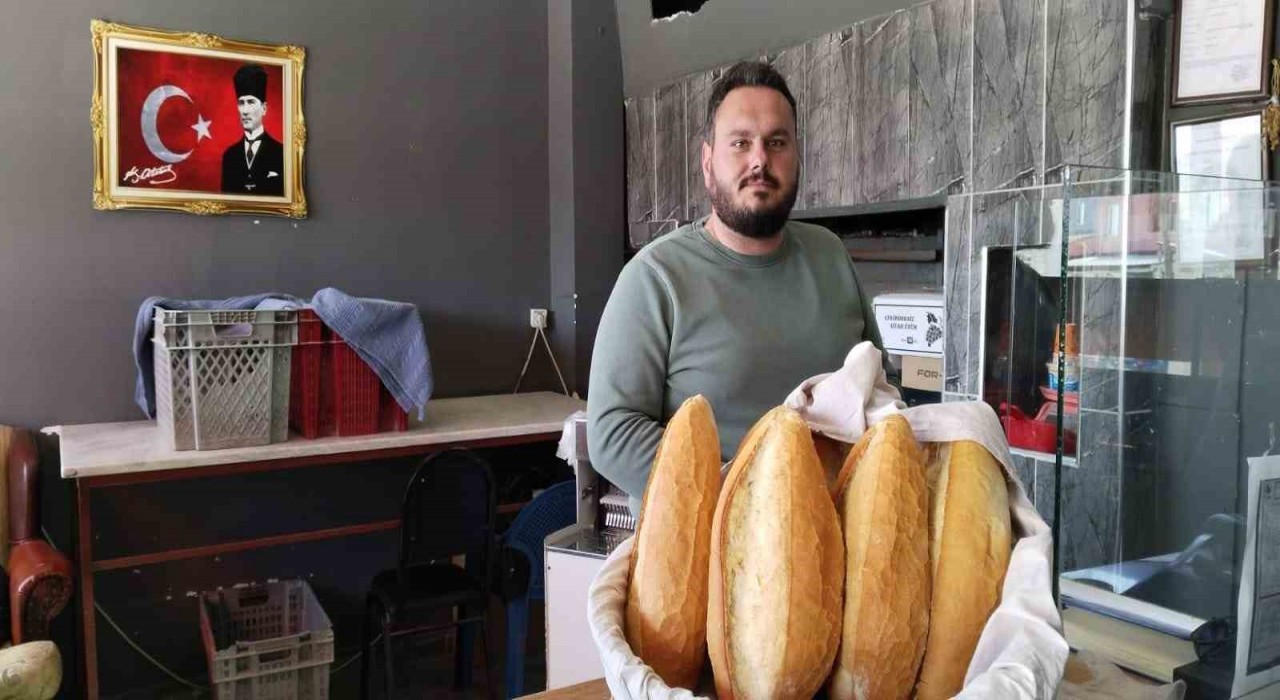 Öğretmenler ve velilerden mahalle halkına askıda ekmek kampanyası