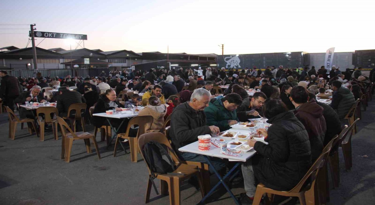 OKT Trailerdan geleneksel iftar buluşması