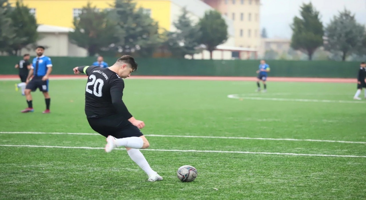 Okul Sporları Futbol Gençler grup şampiyonası Denizlide başlıyor