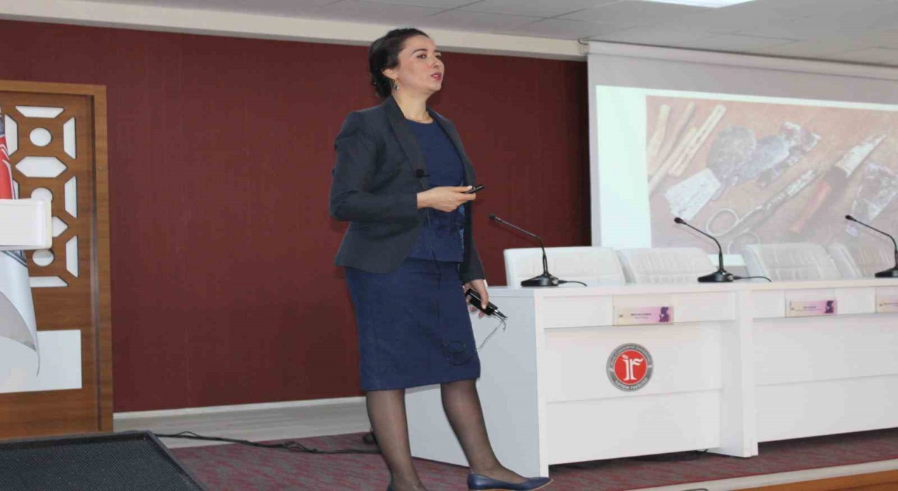 Okuma yazma bilmeyenlerin 3te 2sini kadınlar oluşturuyor