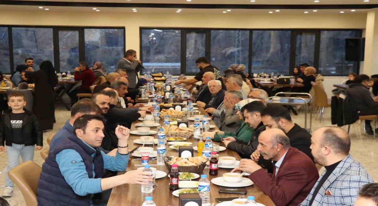 Oltu MHP İlçe Teşkilatı iftarda buluştu