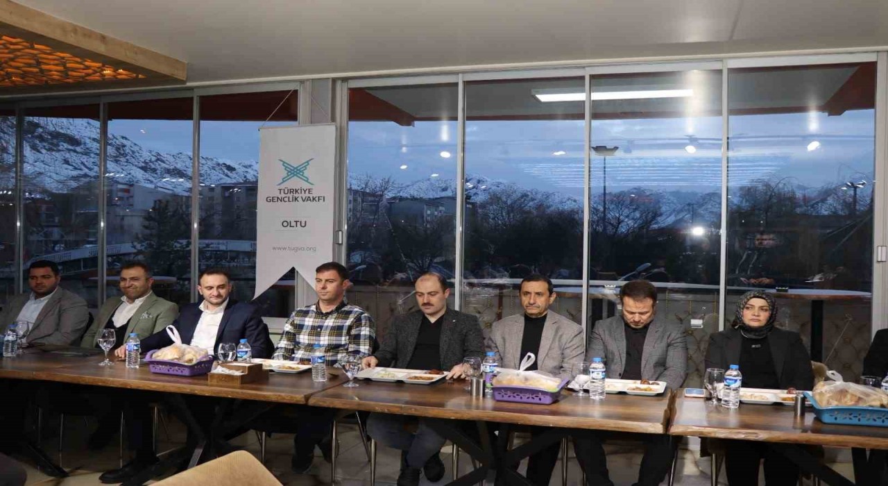 Oltuda iftar sofrasında buluştular