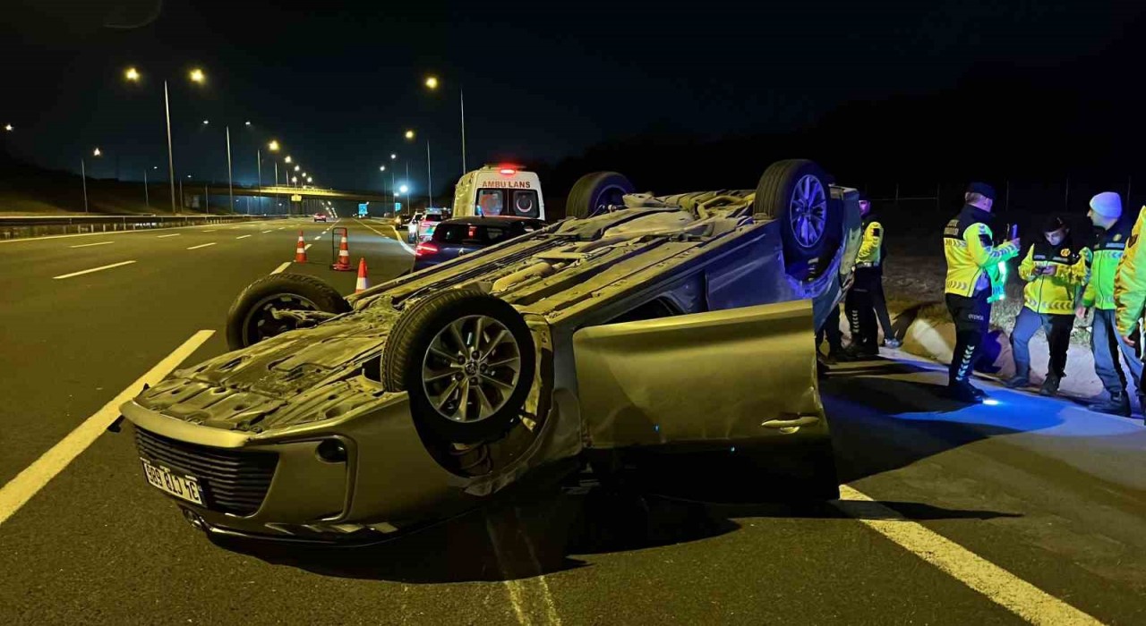 Önündeki otomobile arkadan çarpan araç takla attı: 2si çocuk 5 yaralı