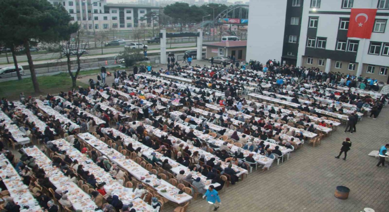 Orduda bin 500 üniversite öğrencisi iftar sofrasında buluştu