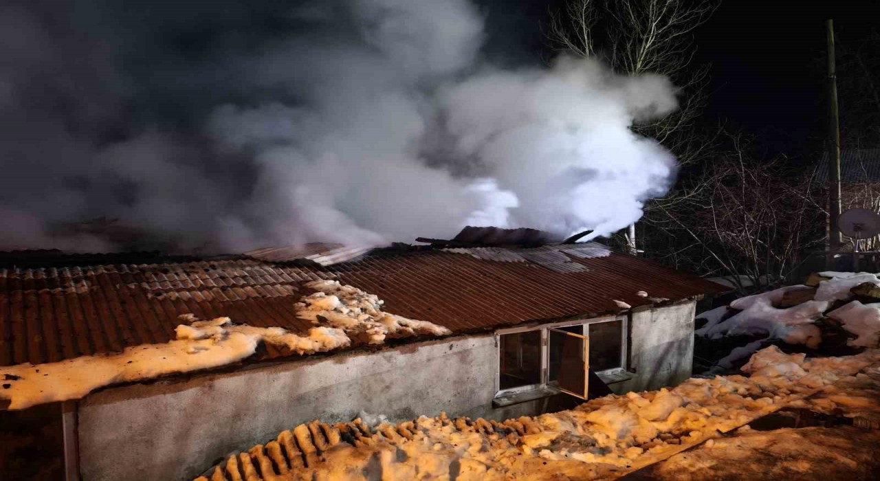 Orduda ev yangını