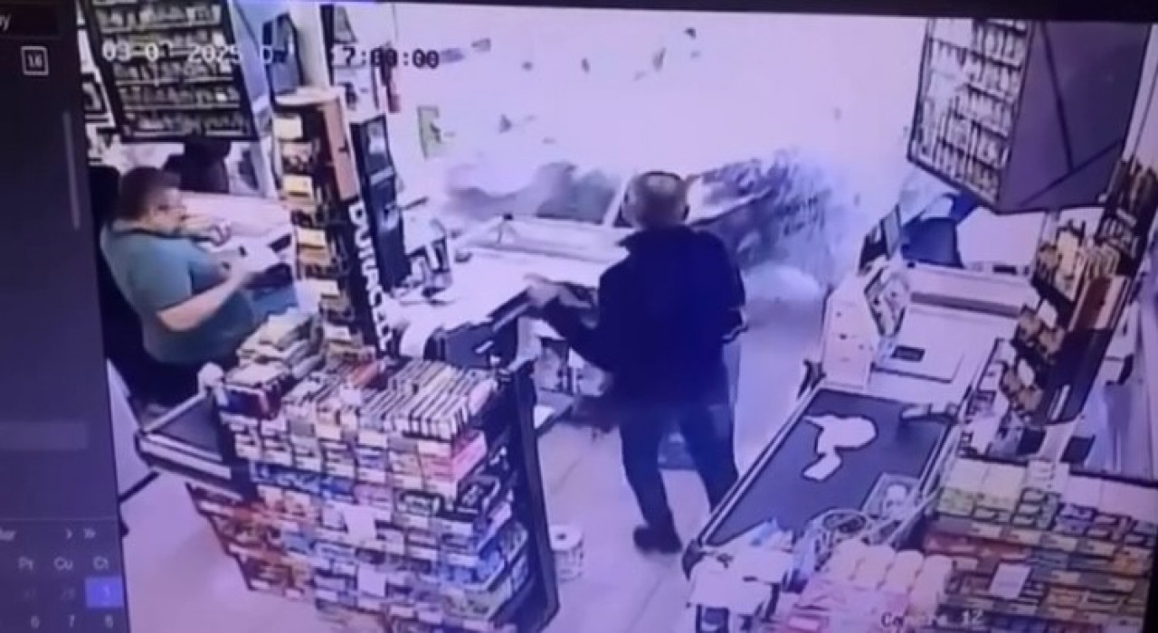 Orduda kontrolden çıkan otomobil markete daldı: 3 yaralı
