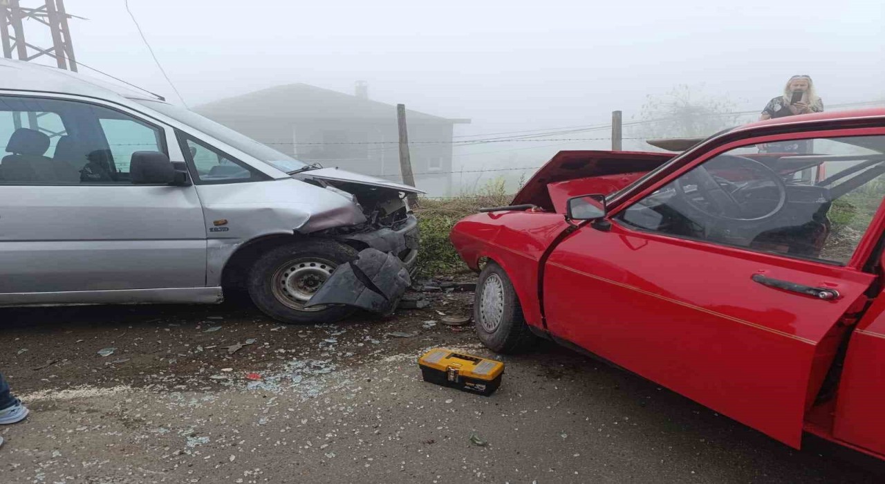 Orduda otomobiller çarpıştı: 3ü ağır 6 yaralı