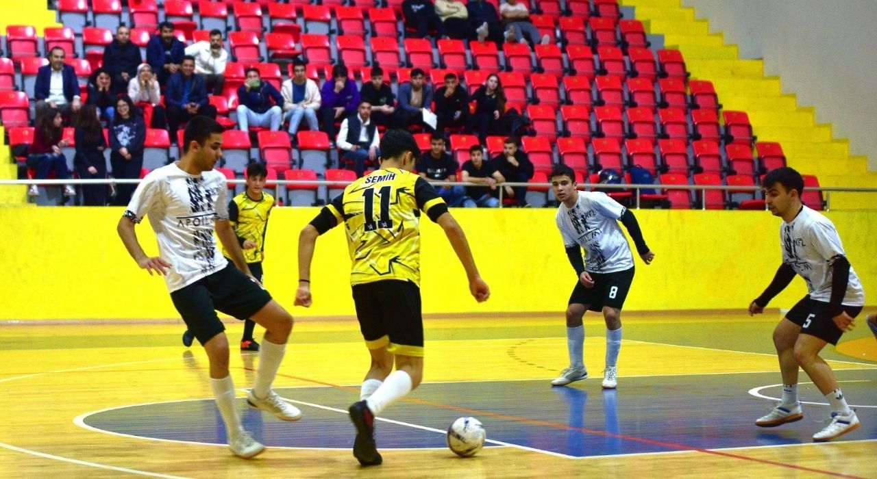Osmaniye Gençler Futsal İl Birinciliği Büyük Çekişmeye Sahne Oldu