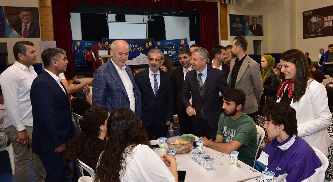 Osmaniye Gençlik Merkezi'nden Gönüllü Gençler İçin Unutulmaz İftar Programı
