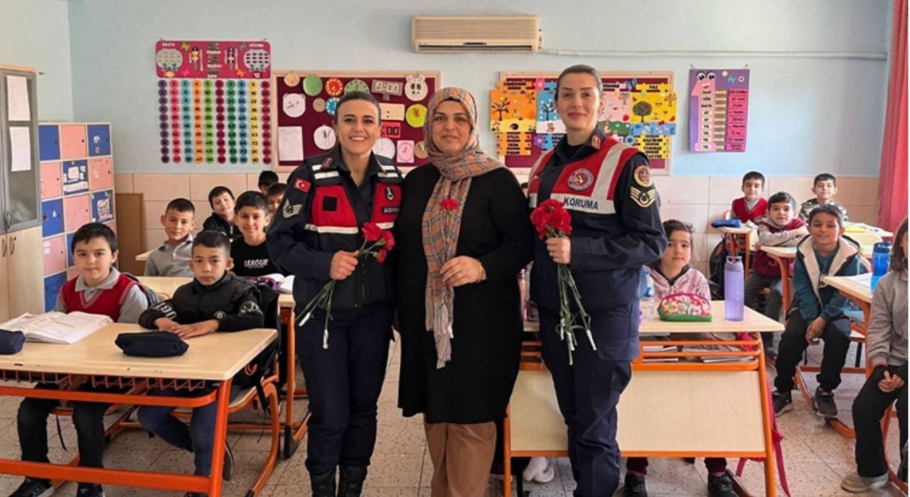 Osmaniye Jandarmasından Kadınlara Anlamlı Ziyaret