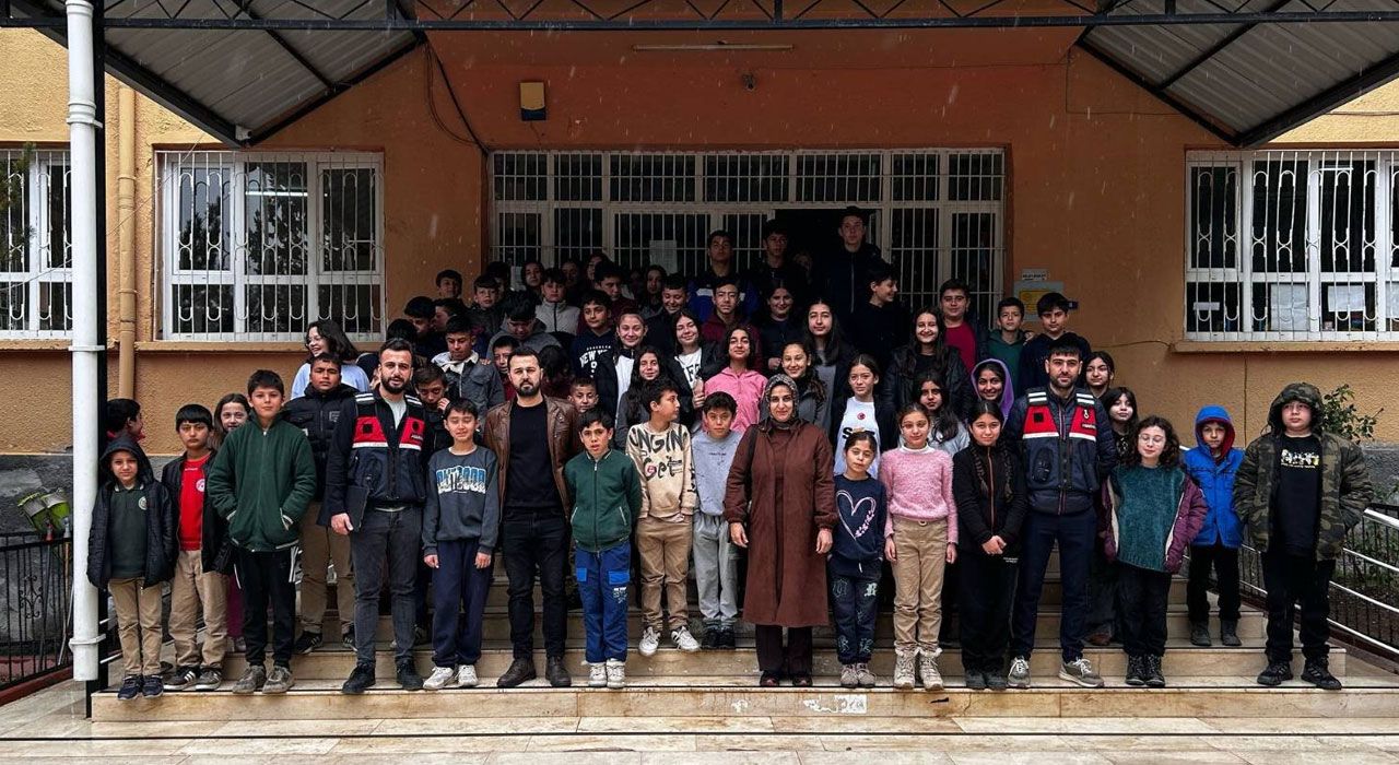 Osmaniye Jandarmasından Öğrencilere Siber Güvenlik Eğitimi