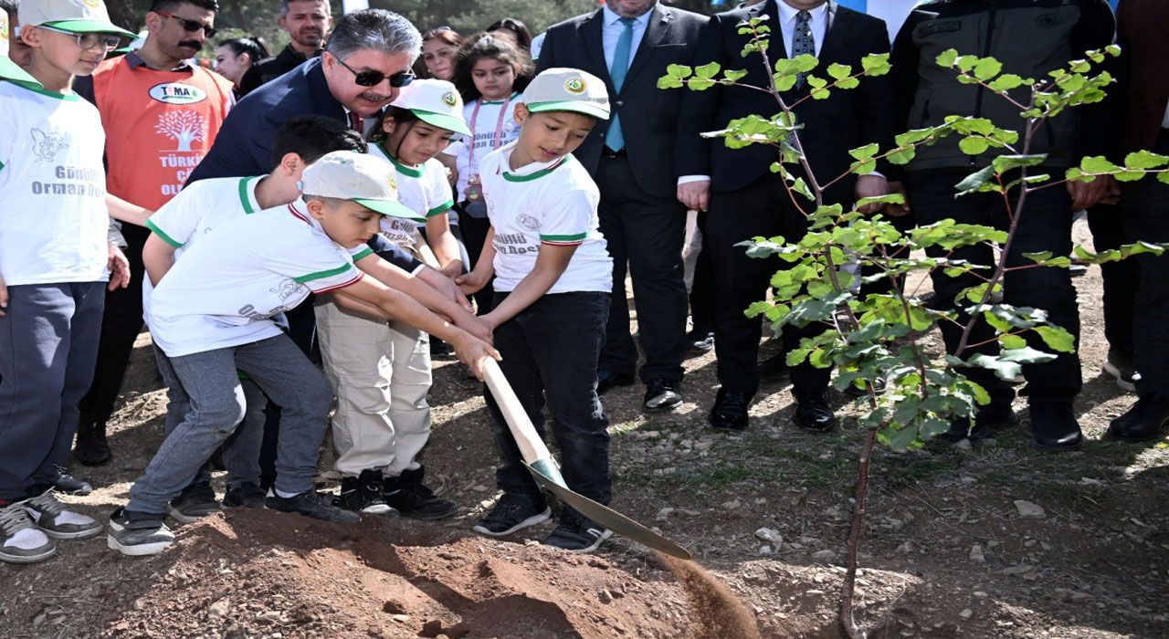Osmaniye'de 1000 Fidan Toprakla Buluştu