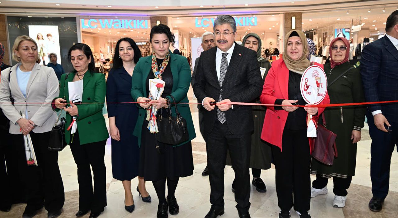 Osmaniye'de Kadınların El Emeği Ürünleri Sergilendi