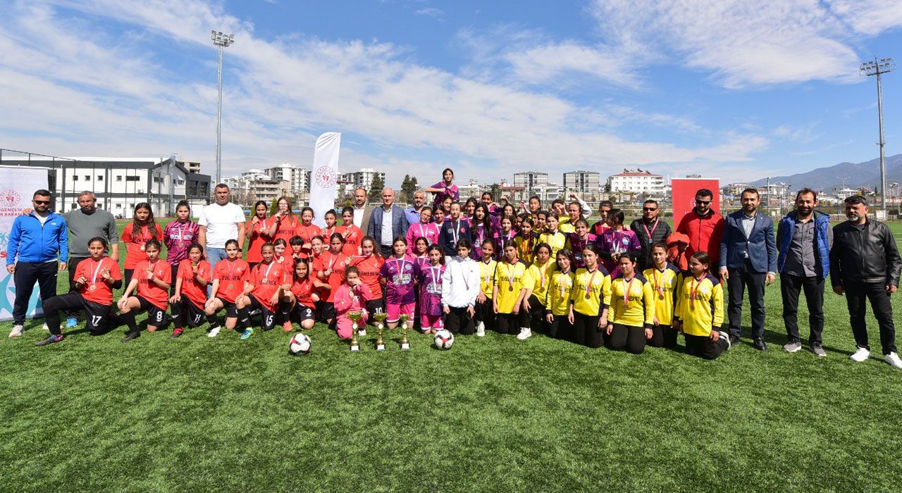 Osmaniye’de Yıldız Kızlar Futbol İl Birinciliği Sona Erdi