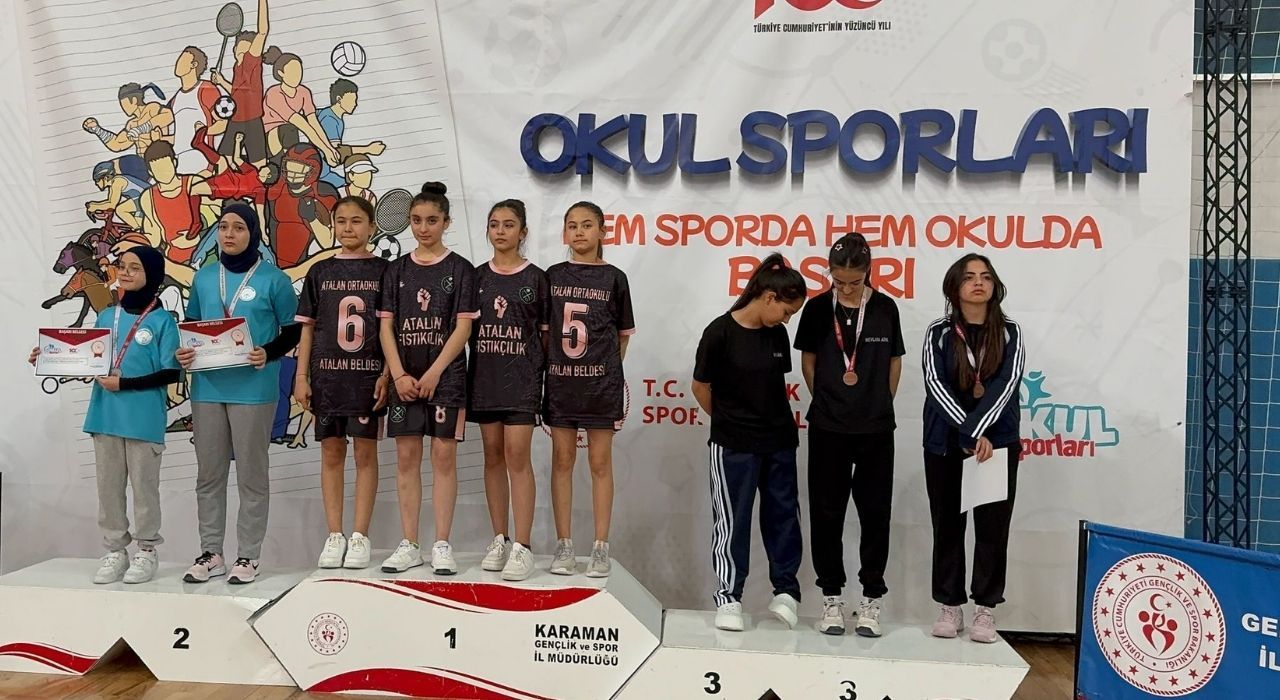 Osmaniyeli Kız Masa Tenisi Takımı Büyük Başarıya İmza Attı
