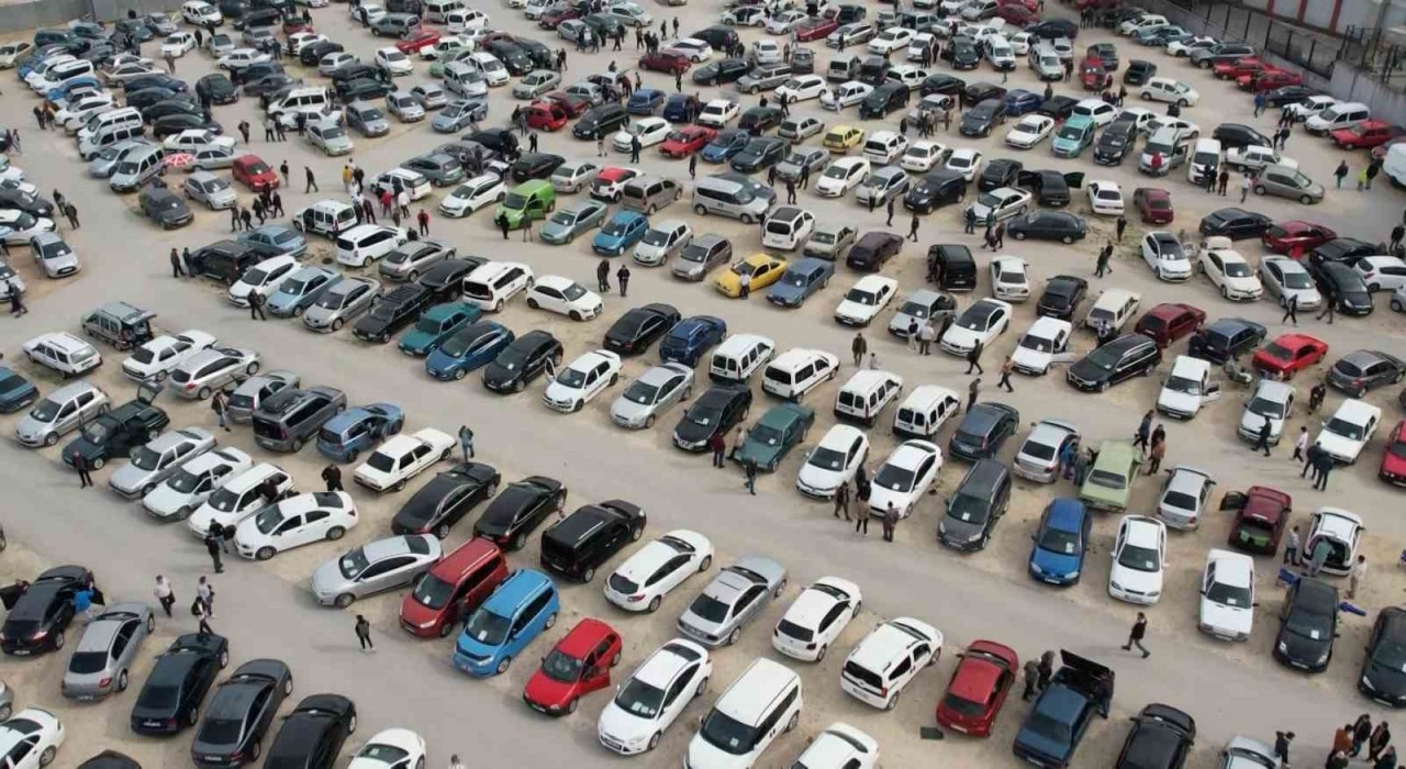 Otomobil alacaklara uyarı: Kimse bayram üzeri fiyatlar artar, bayram sonu düşer diye beklemesin