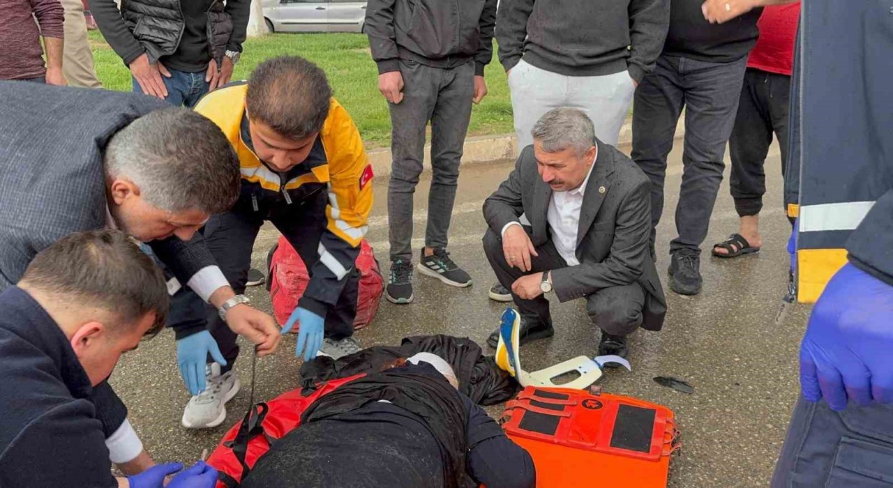 Otomobilin çarptığı yaşlı kadına ilk müdahaleyi milletvekilleri yaptı