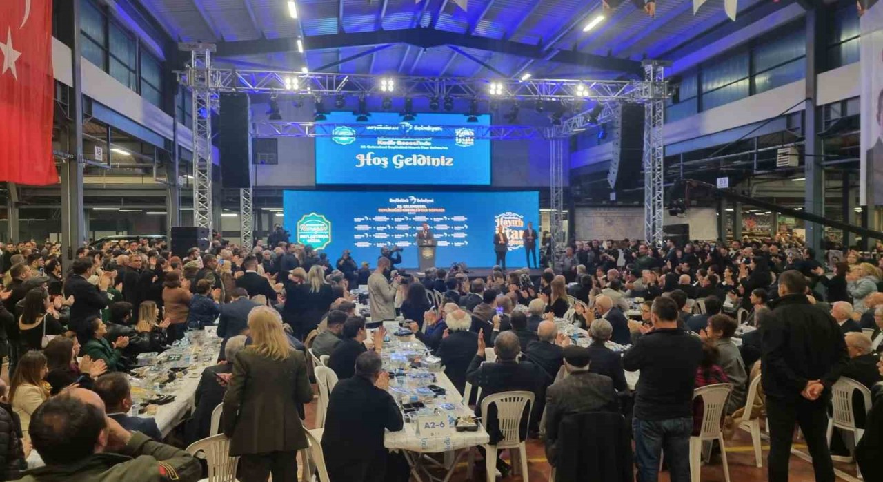 Özgür Özel Beylikdüzünde iftar programına katıldı