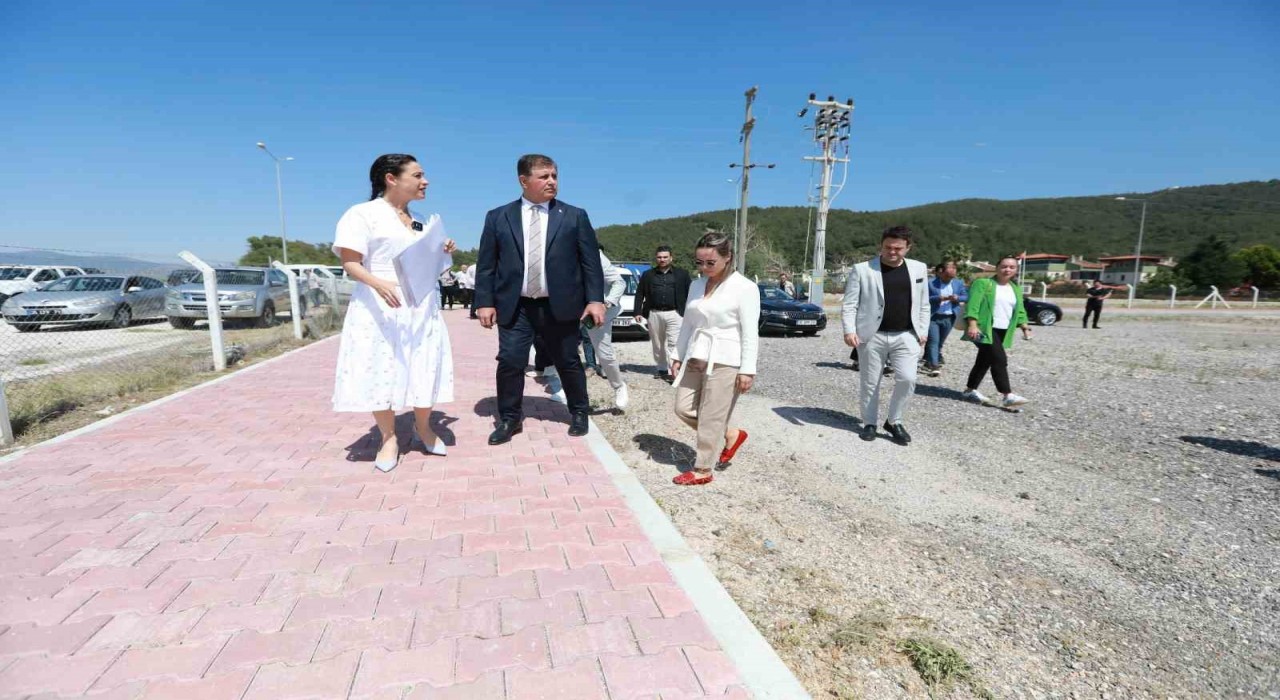 Pamucakta, eski moloz alanında başlatılan çevre düzenlemeleri sürüyor