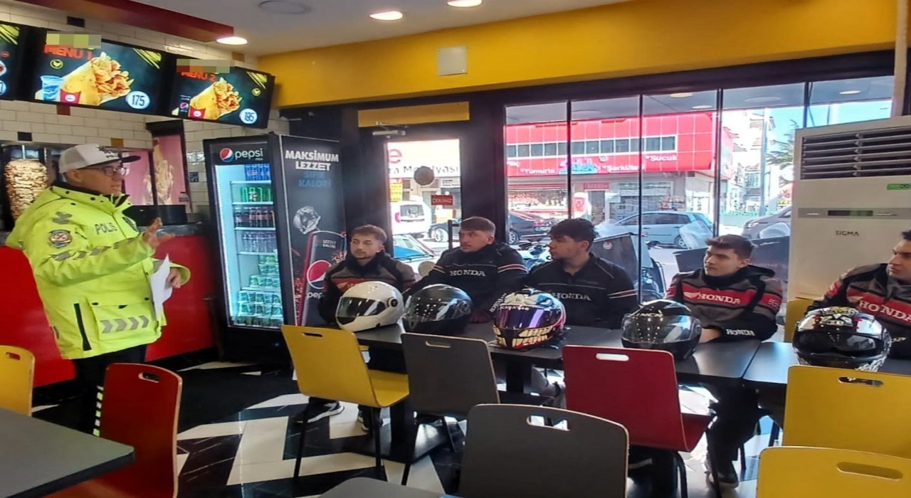 Polisten motokuryelere trafik eğitimi
