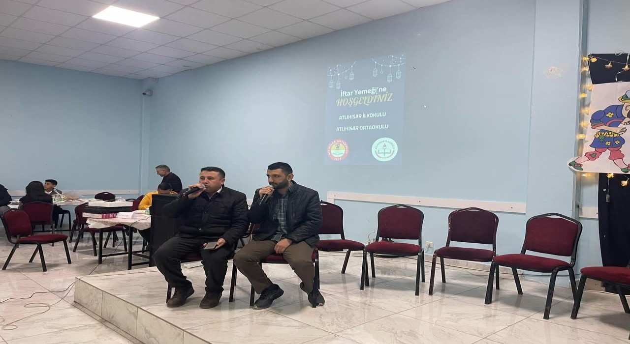Protokol köy okulunda gerçekleştirilen iftarda bir araya geldi