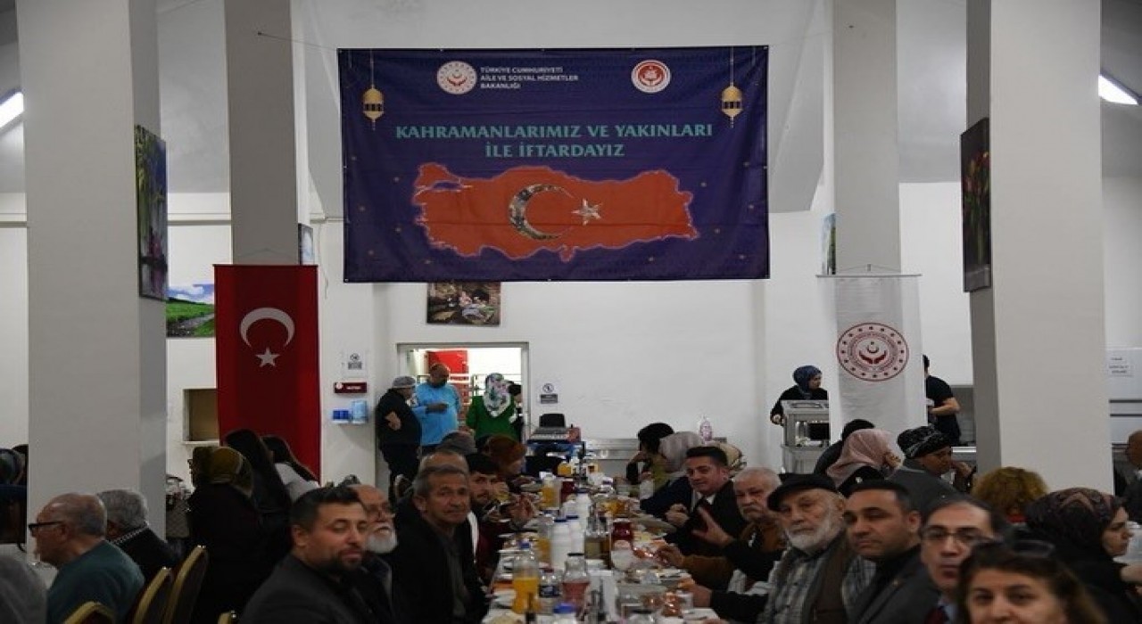 Pursaklarda şehit aileleri ve gaziler onuruna iftar düzenlendi