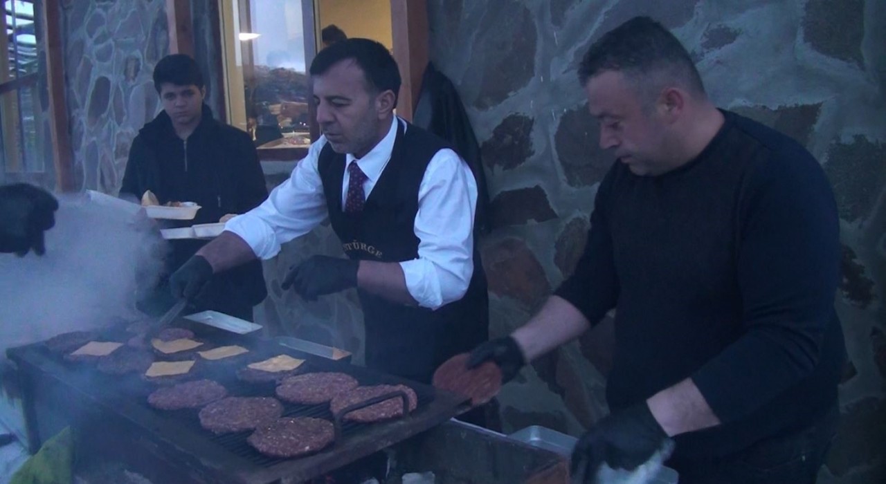 Pütürge Belediyesinden öğrencilerle anlamlı iftar