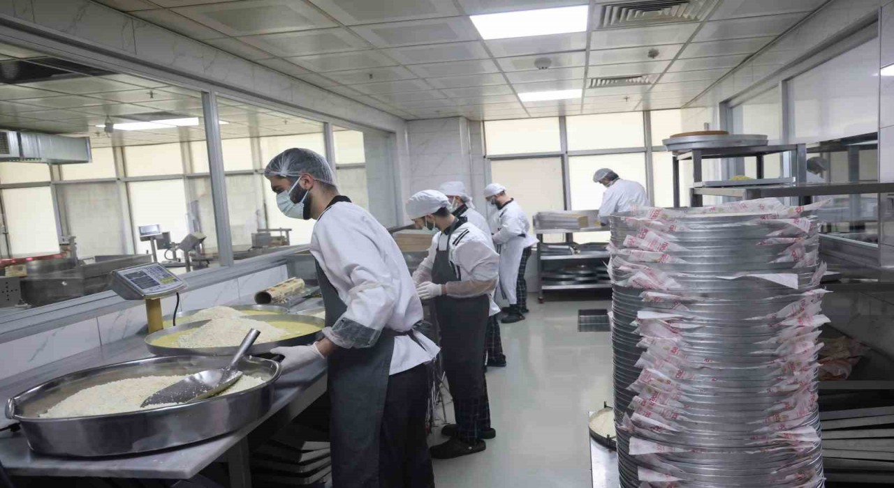 Ramazan Bayramına sayılı günler kala Diyarbakırda tatlı telaşı
