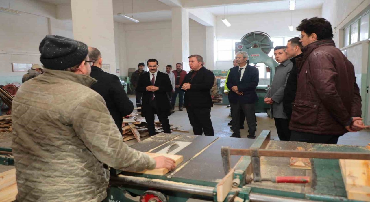 Refahiyede arı kovanı çıtası üretim atölyesi açıldı