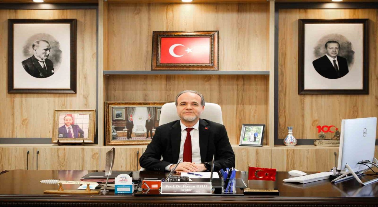 Rektör Uslu: 14 Mart, bağımsızlık ruhunun tıp öğrencileri tarafından haykırıldığı gündür
