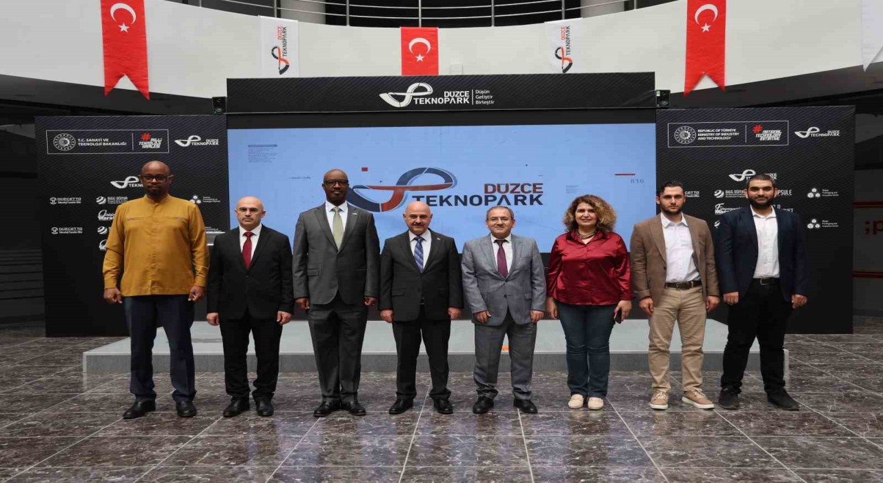 Ruanda Büyükelçisi Düzce Üniversitesinde